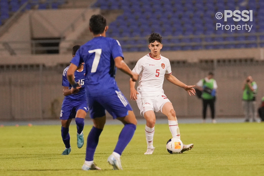 Mathew Baker tampil memukau dalam pertandingan Timnas Indonesia U-17 vs Kuwait di Stadion Abdullah Alkhalifa Alsabah, Mishref pada Rabu (23/10). (Dok PSSI)